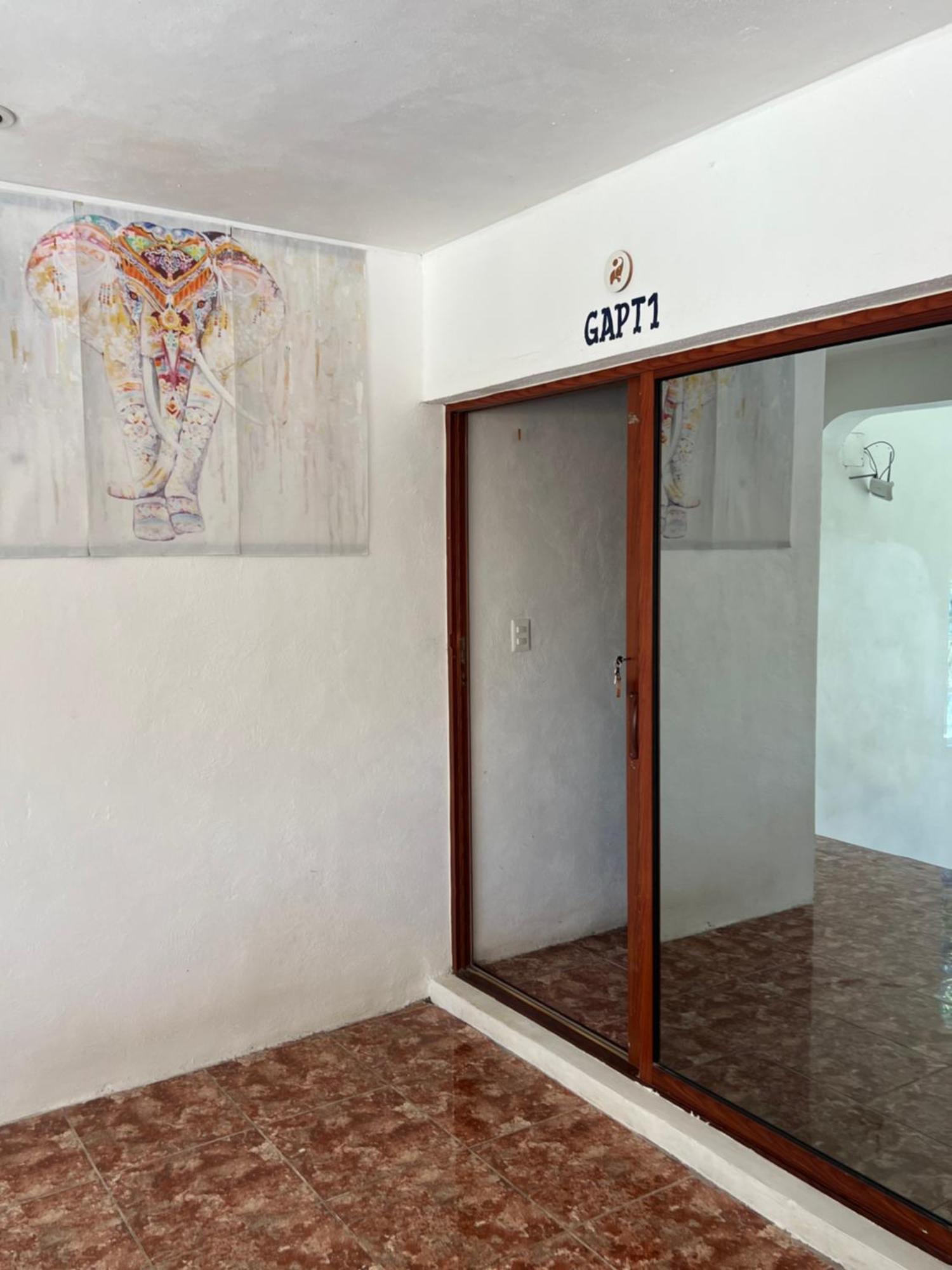 Casa Gajah HotЕл Куйо Екстериор снимка
